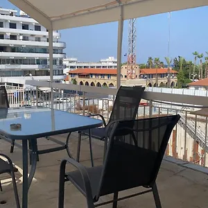 unique-city-hostel-100-meters-from-beach.hotelsatayianapa.com/